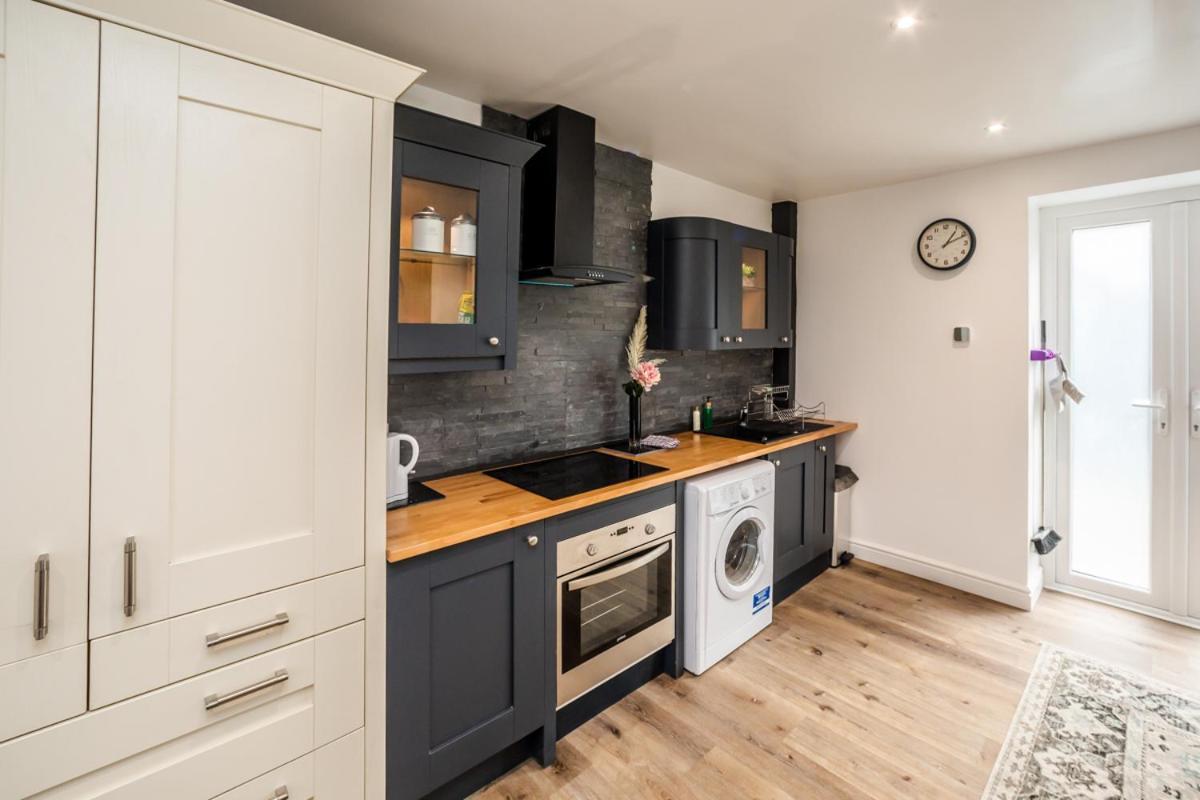 The Cosey Tucked-Away Cottage 2 Or 3 Bedroom Options Huddersfield Habitación foto